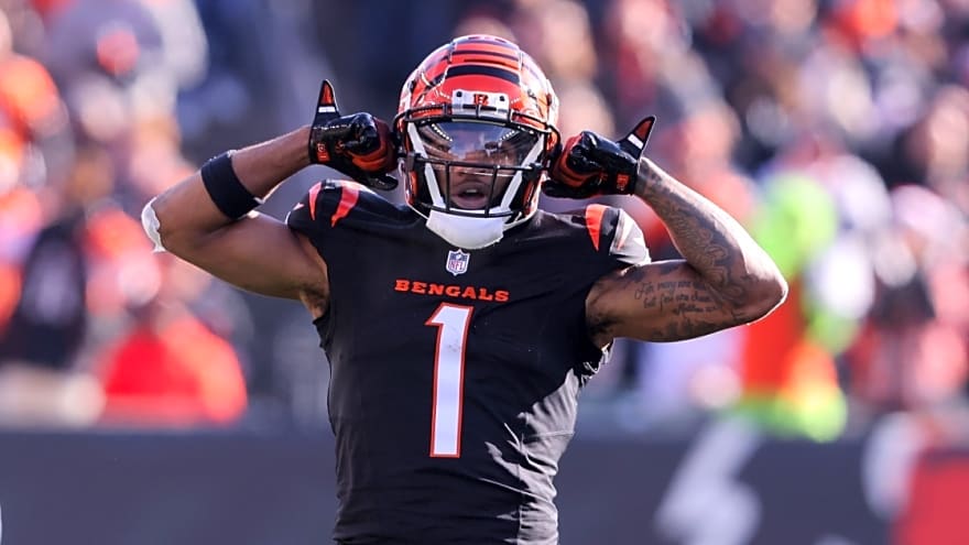 Cincinnati Bengals WR Ja’Marr Chase shows off custom diamond dice