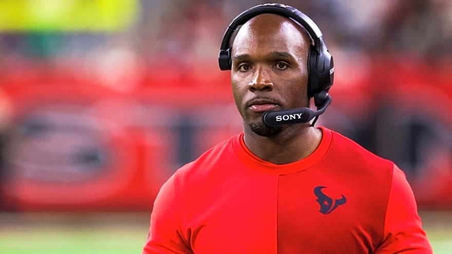 Texans HC DeMeco Ryans reacts to threat DK Metcalf poses in Wild Card matchup after suspension