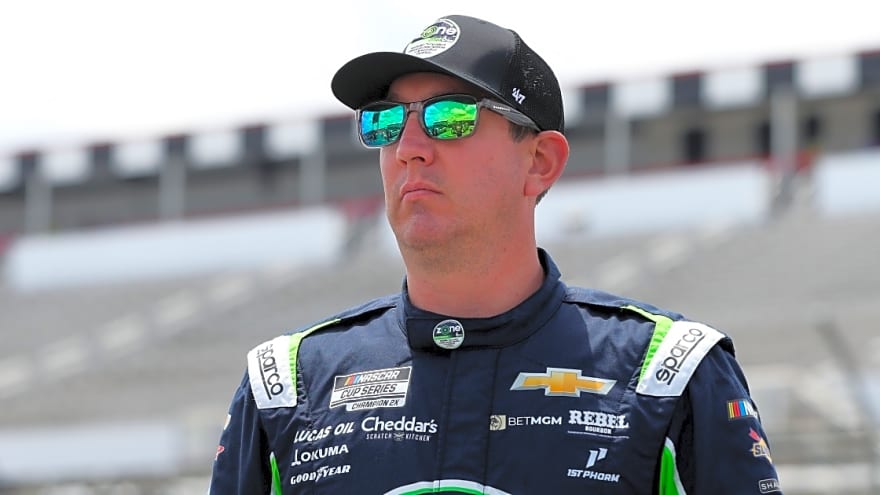 Kyle Busch offers seven-word warning to Tony Stewart ahead of NASCAR return at Daytona