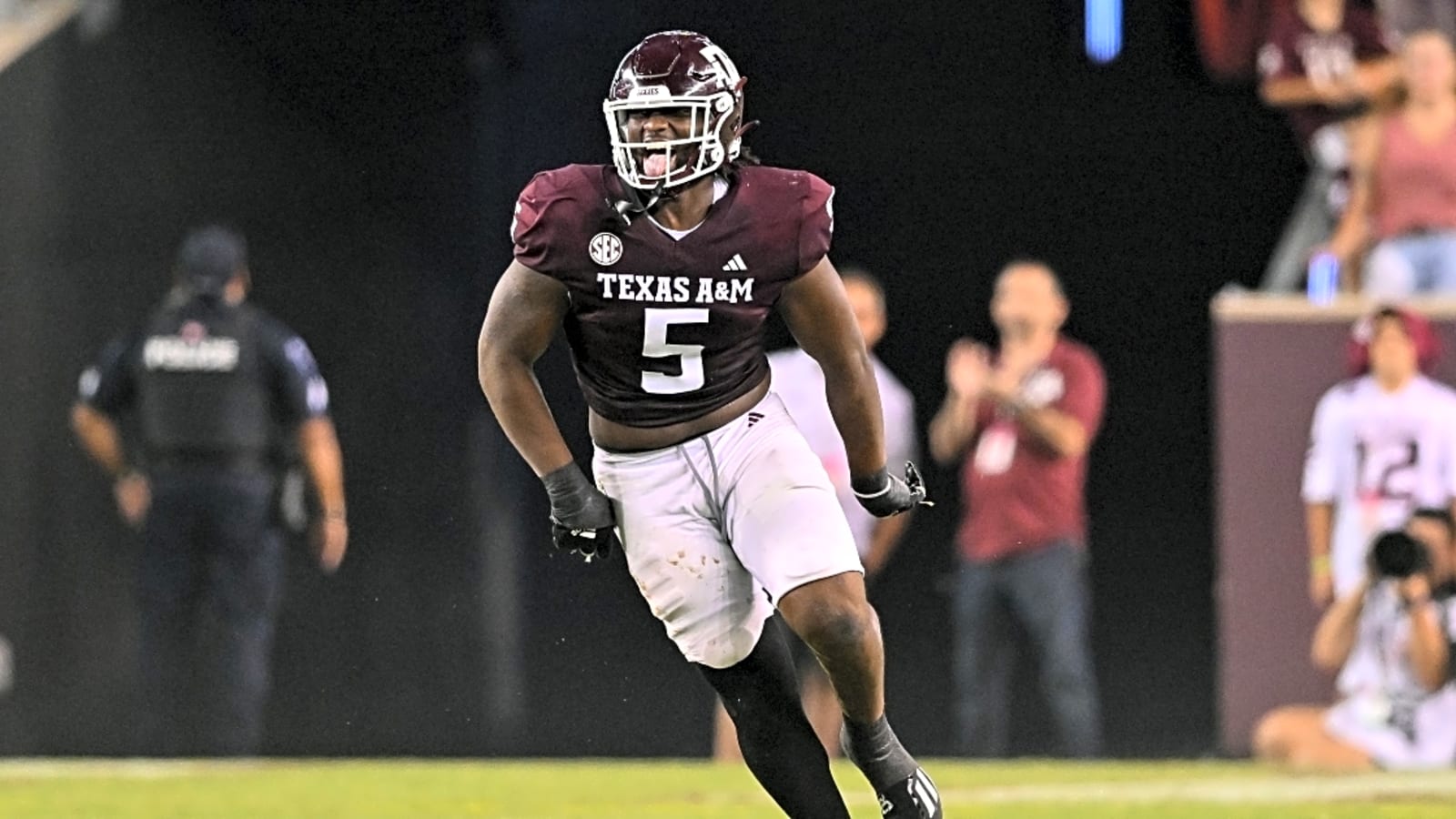 Chicago Bears select Shemar Turner in second round of 2025 NFL Draft