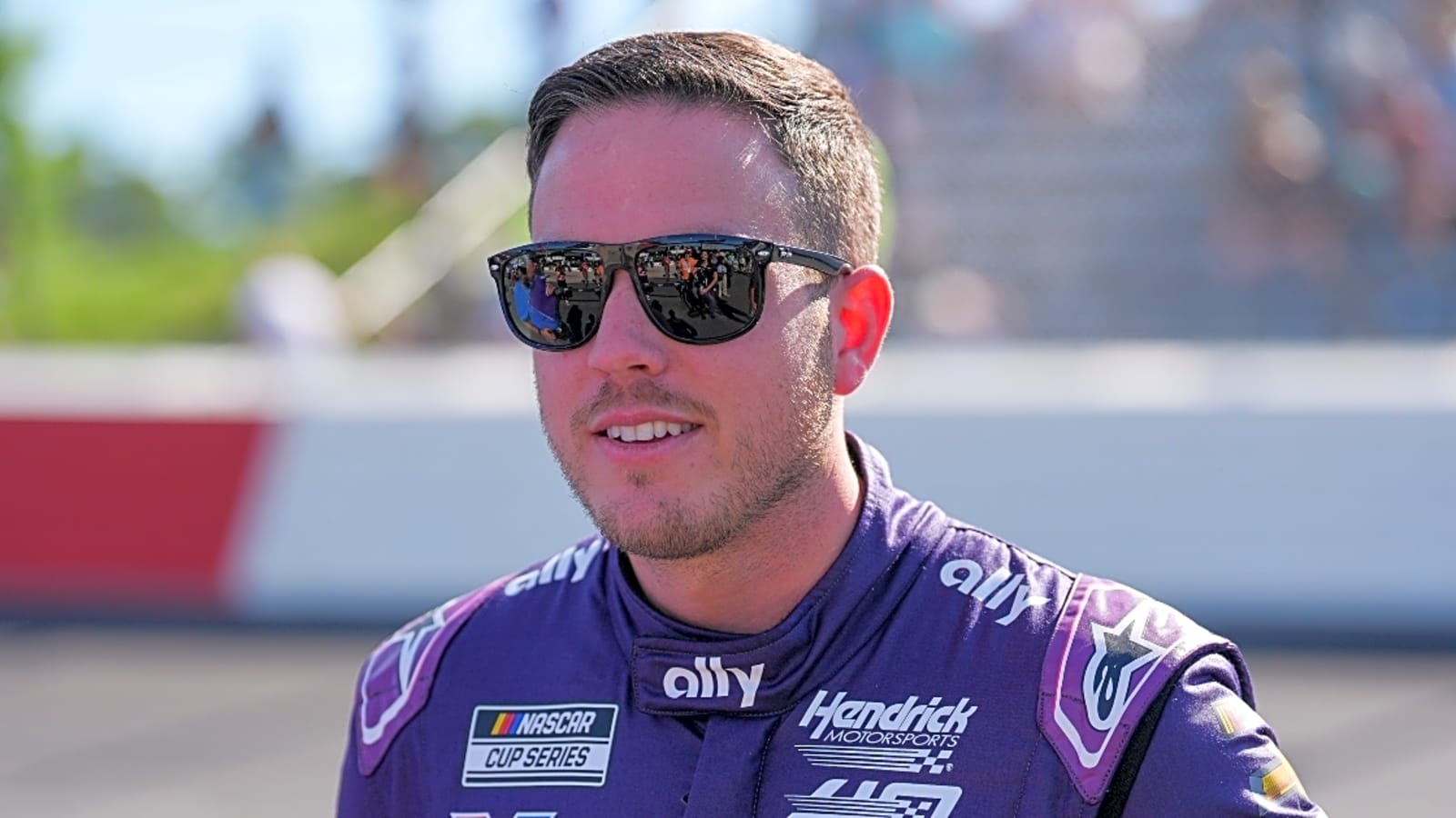 Kevin Harvick commends Alex Bowman gutty performance through pain amid struggles