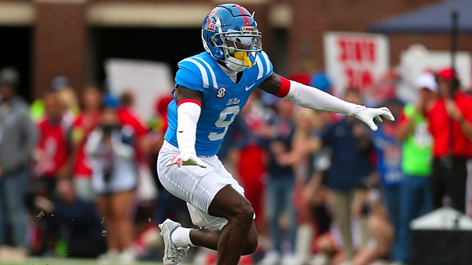 Washington Commanders select Trey Amos in second round of 2025 NFL Draft