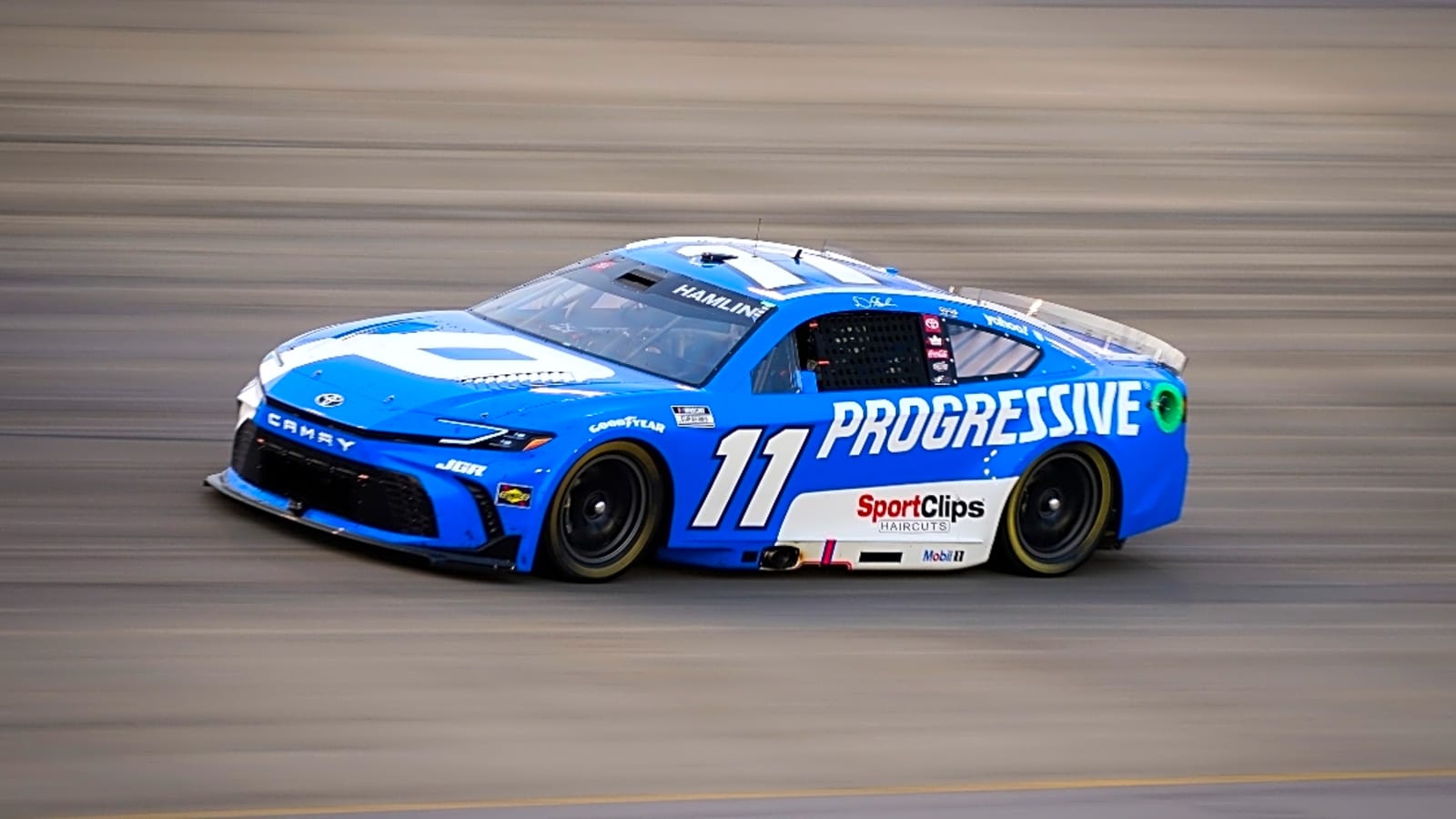 Denny Hamlin without fresh air, water inside No. 11 car at Nashville