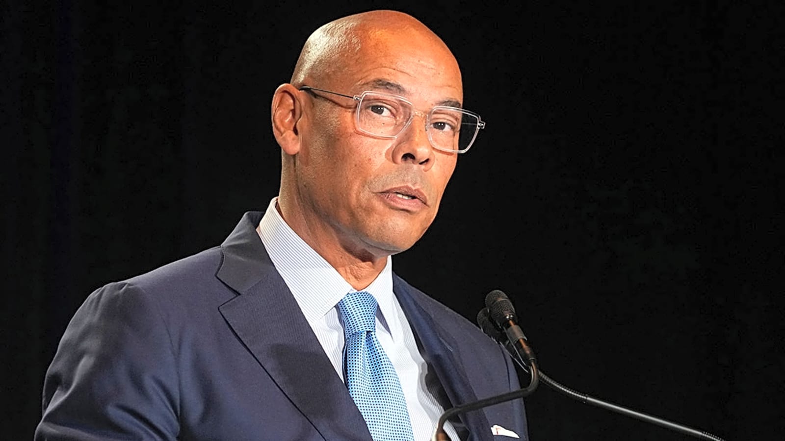 NFLPA executive director Lloyd Howell resigns amid controversy about hiring process