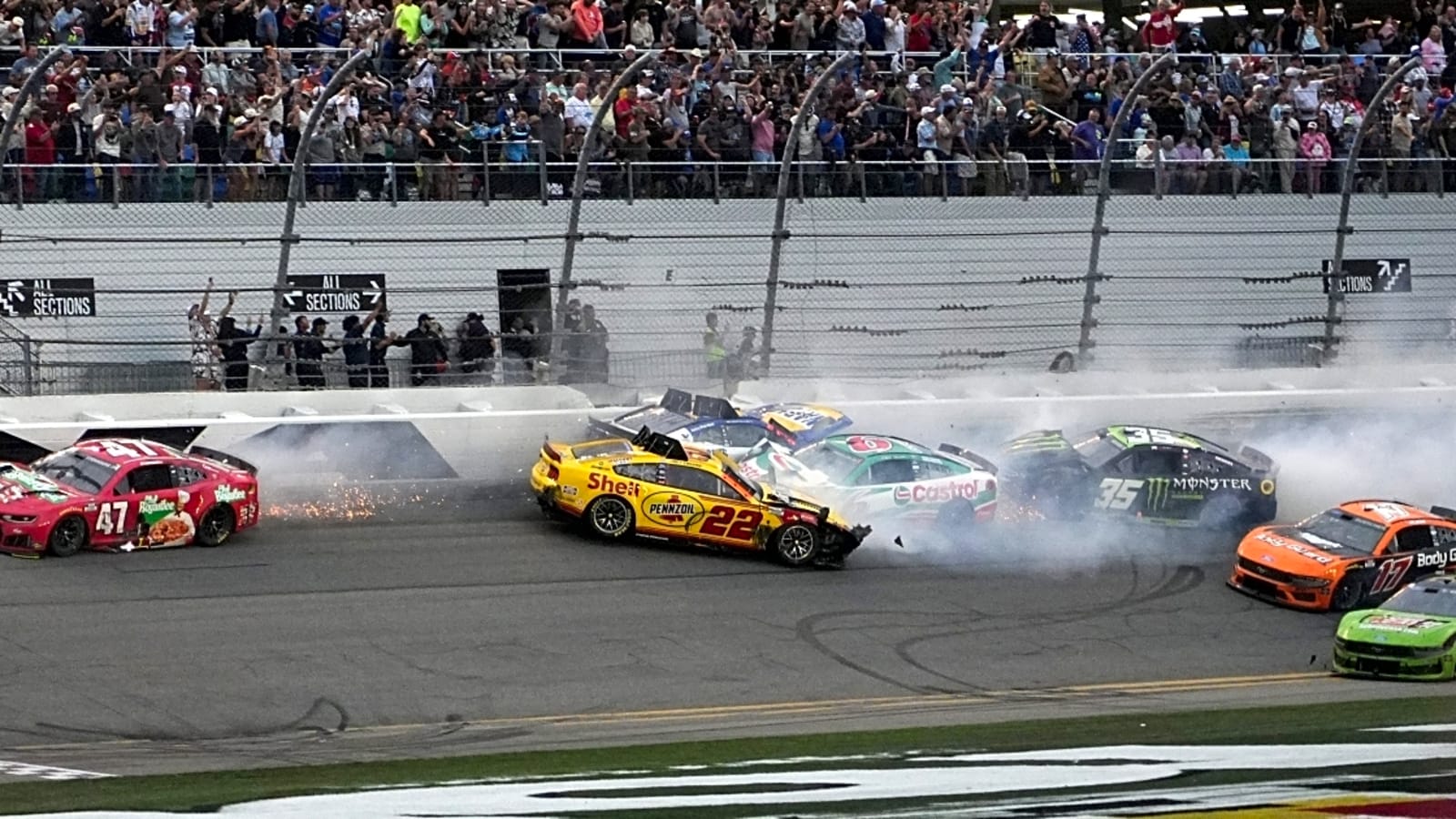 Freddie Kraft questions NASCAR for no late yellow, Kyle Busch bailing late at Daytona 500