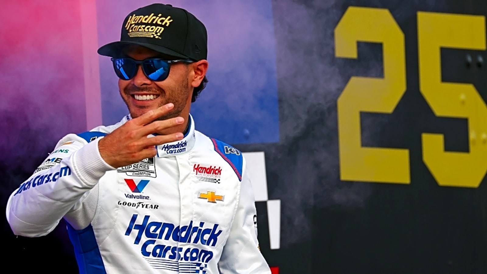 Kyle Larson outlasts Corey Day, claims High Limit International win and $110,000 grand prize in Perth