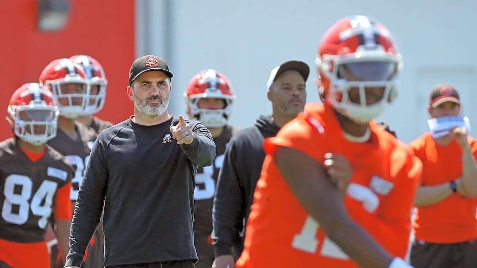 ESPN’s Dan Graziano breaks down how Shedeur Sanders, Browns QBs divide reps in camp