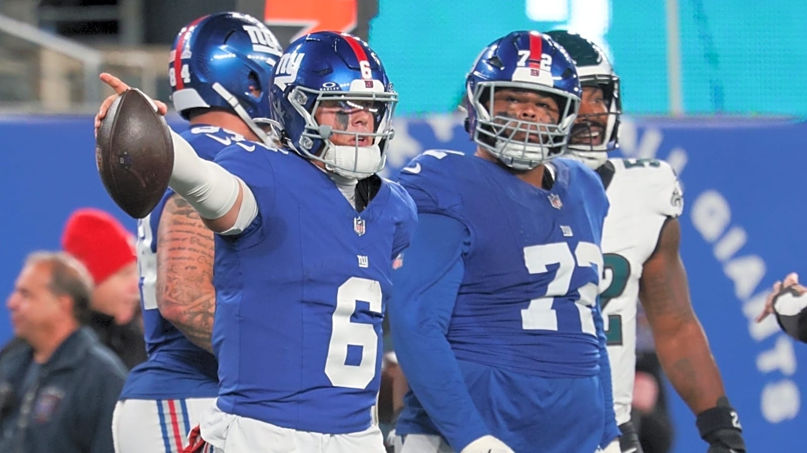 Jaxson Dart injury update: Giants QB exits TNF game vs. Eagles