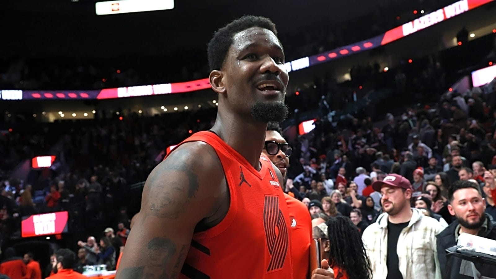 Deandre Ayton to sign contract with Los Angeles Lakers