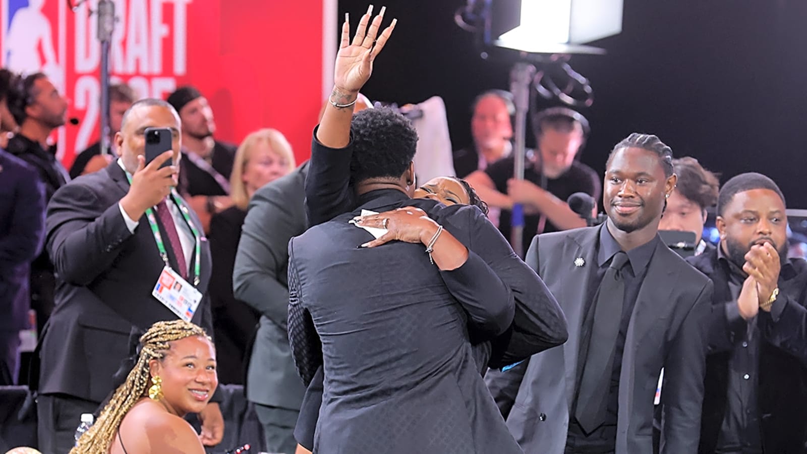 VJ Edgecombe’s mom cries during ESPN interview after 2025 NBA Draft selection