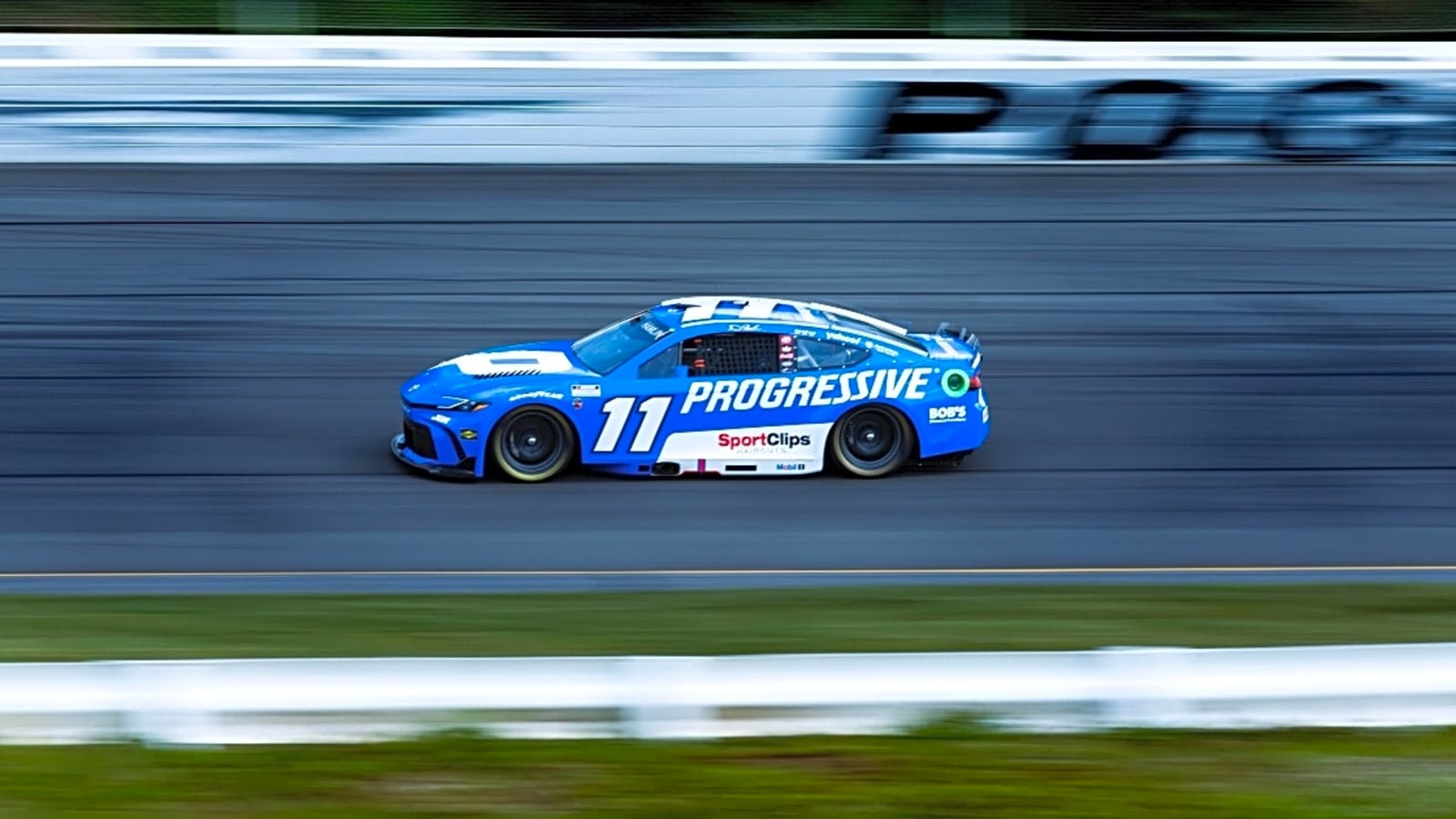 Denny Hamlin explains why he didn’t get more aggressive attempting to pass Chase Briscoe at Pocono
