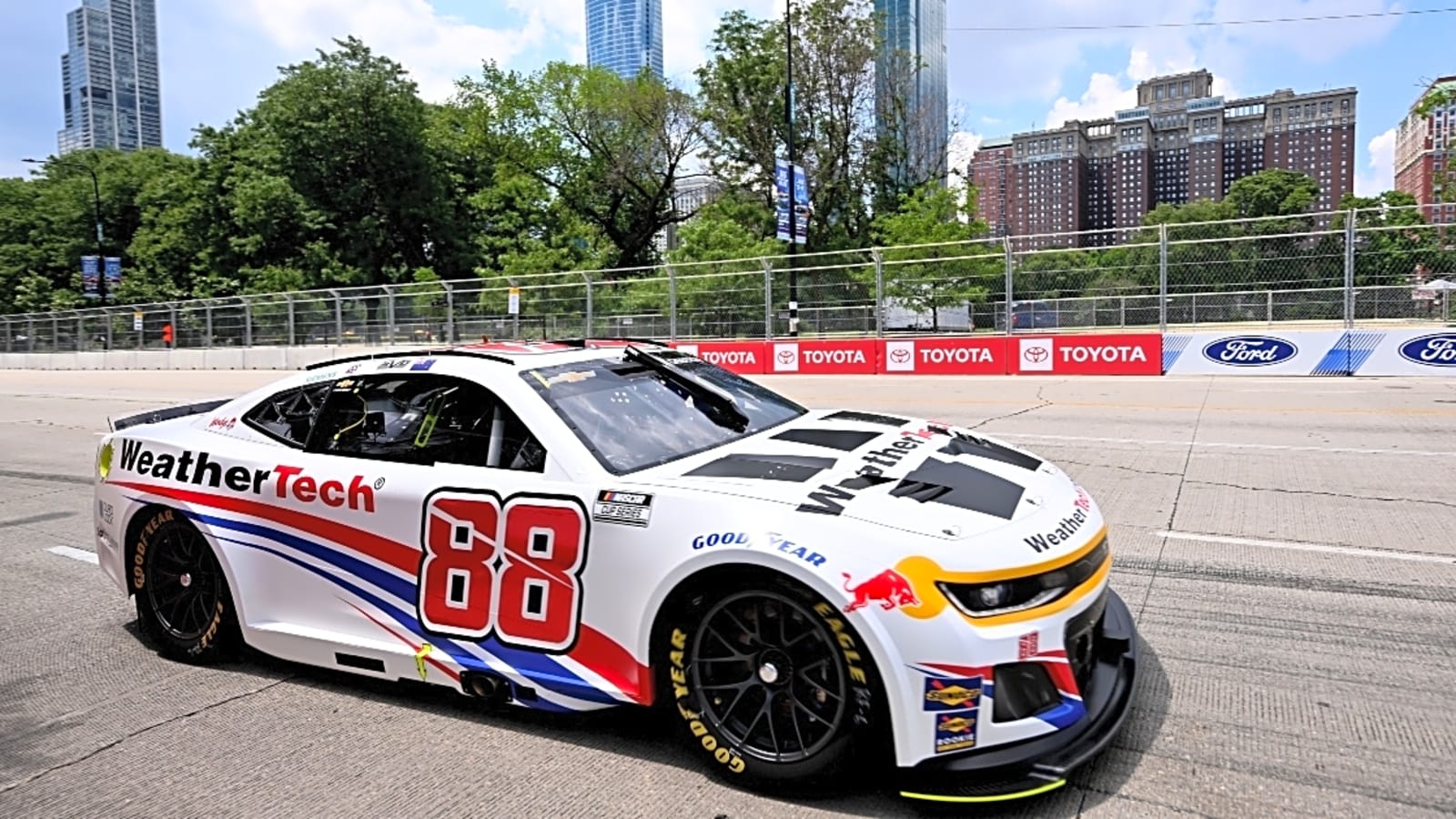 Shane van Gisbergen wins Chicago Street Race pole, full Cup Series qualifying results