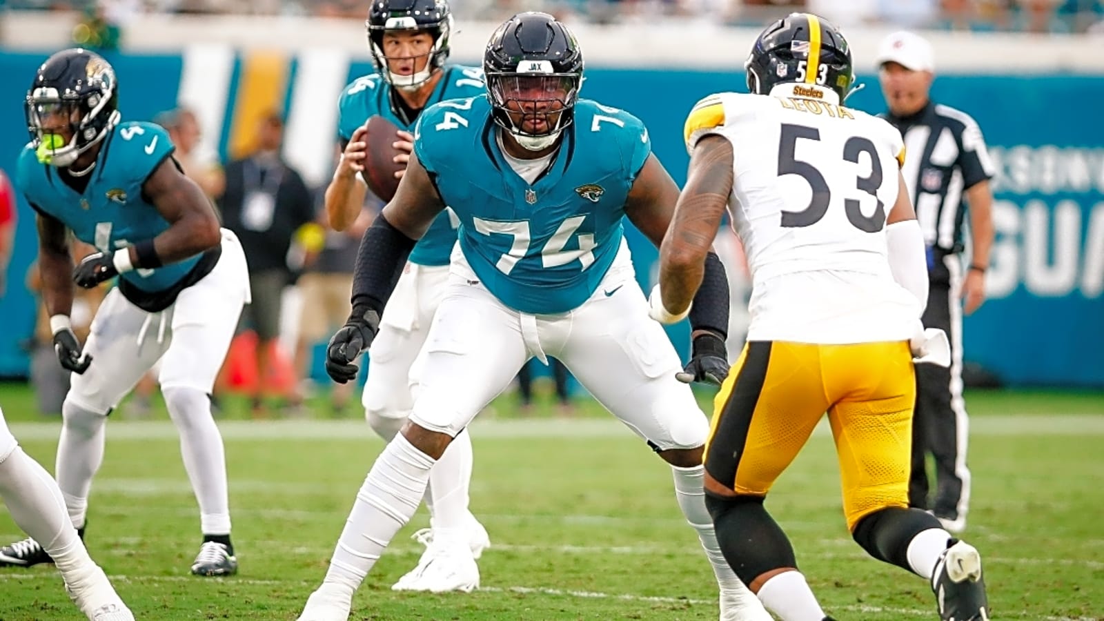 Report: Jacksonville Jaguars trading OL Fred Johnson to Philadelphia Eagles