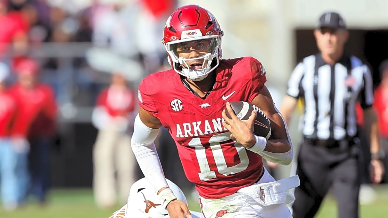Arkansas quarterback Taylen Green proposes to girlfriend