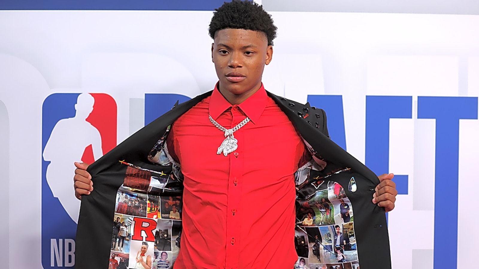 Ace Bailey shows off bejeweled suit honoring family, Rutgers at 2025 NBA Draft
