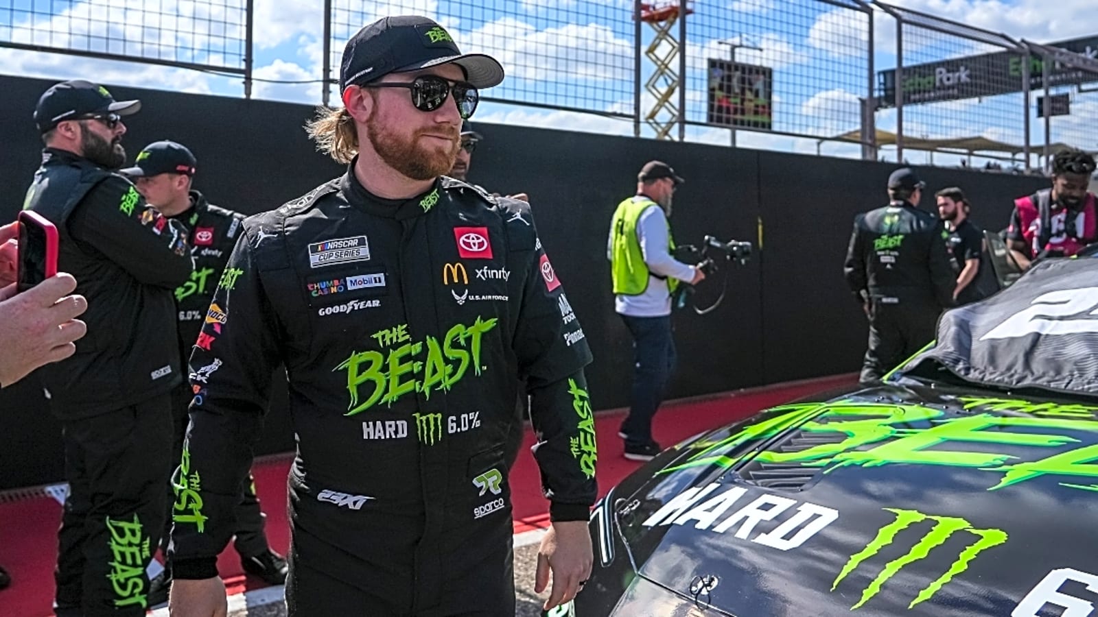 NASCAR insider sends warning to 23XI, Tyler Reddick if charters are lost