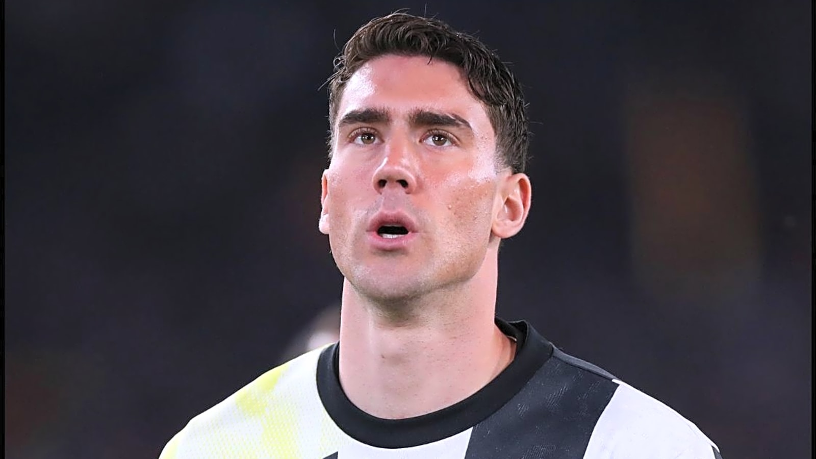 Striker hailed as ‘better than Osimhen’ keen to join Man Utd; Talks ongoing with INEOS