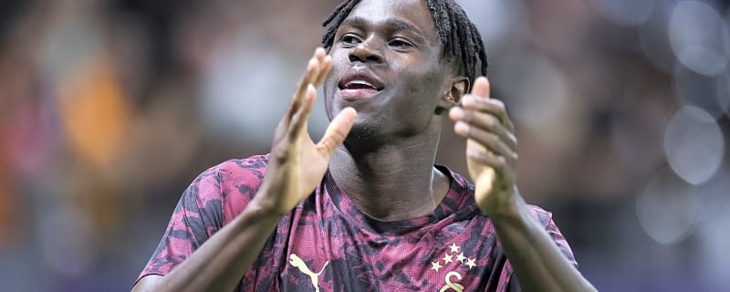 Report: Man United turn attention to 24-year-old defender, January approach possible