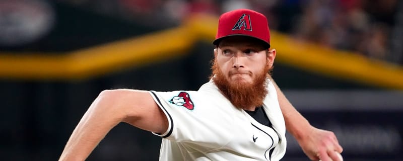 Diamondbacks star pitcher halts throwing program