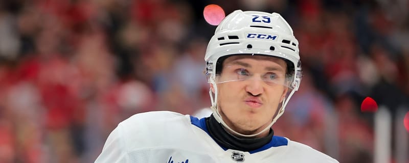 Lightning activate forward Pontus Holmberg