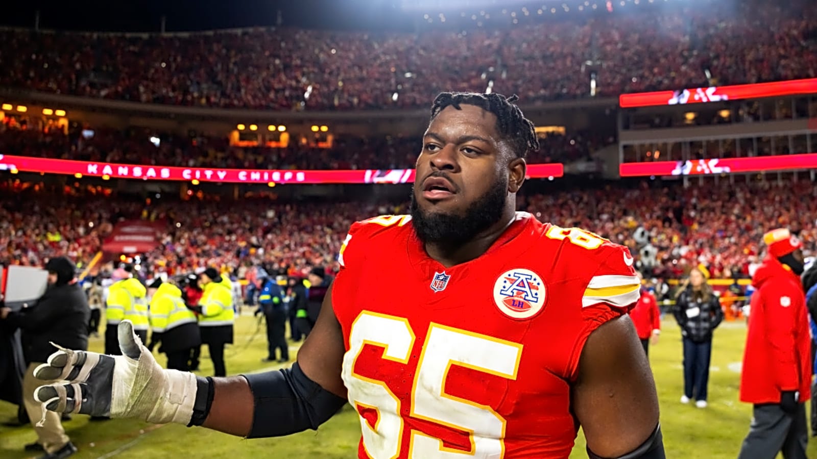 &#39;He&#39;s a people mover and a people stopper - NFL executive gives Trey Smith high praise as crucial deadline with the Chiefs approaches on Tuesday