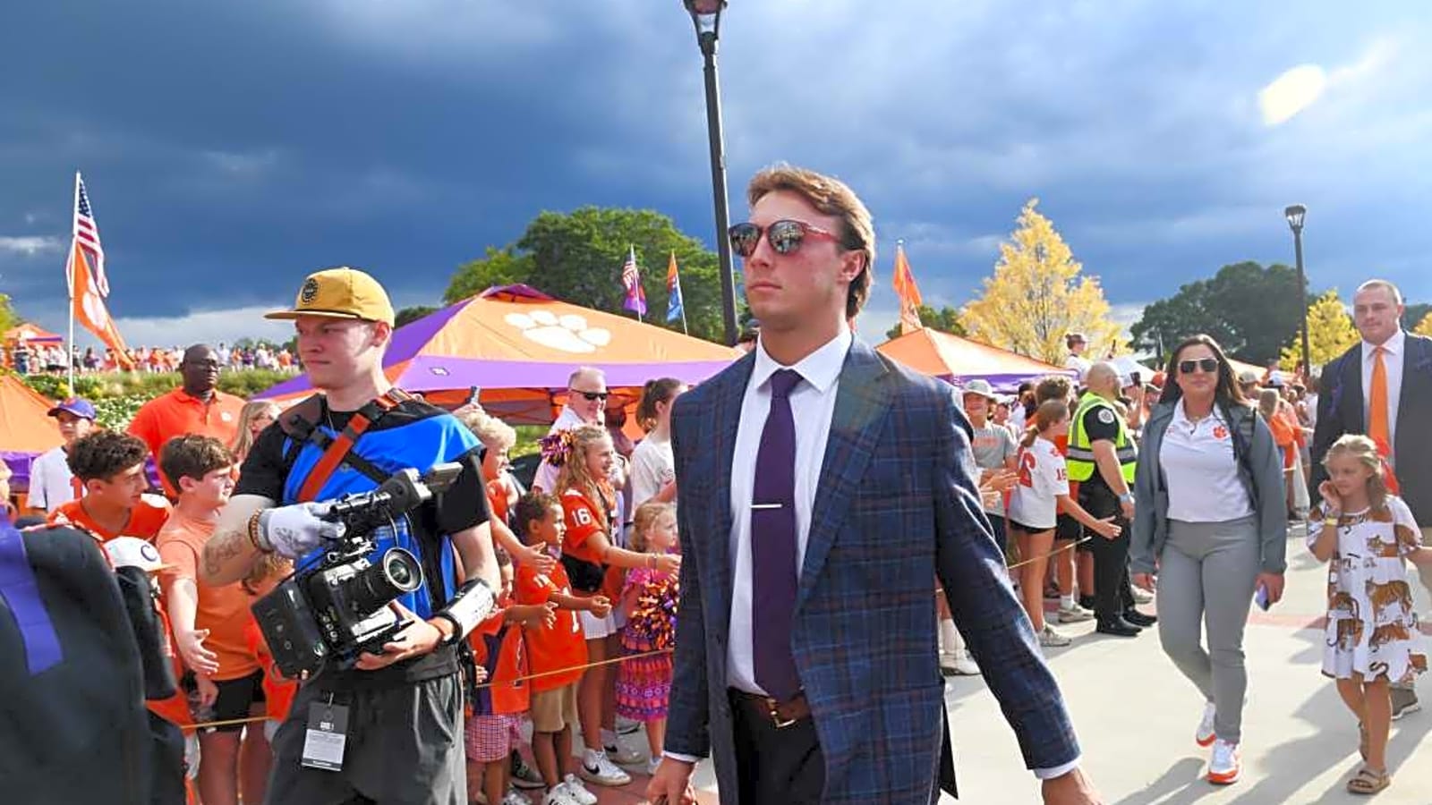TRENDING: Heisman Candidate Part of Social Media Hijinks