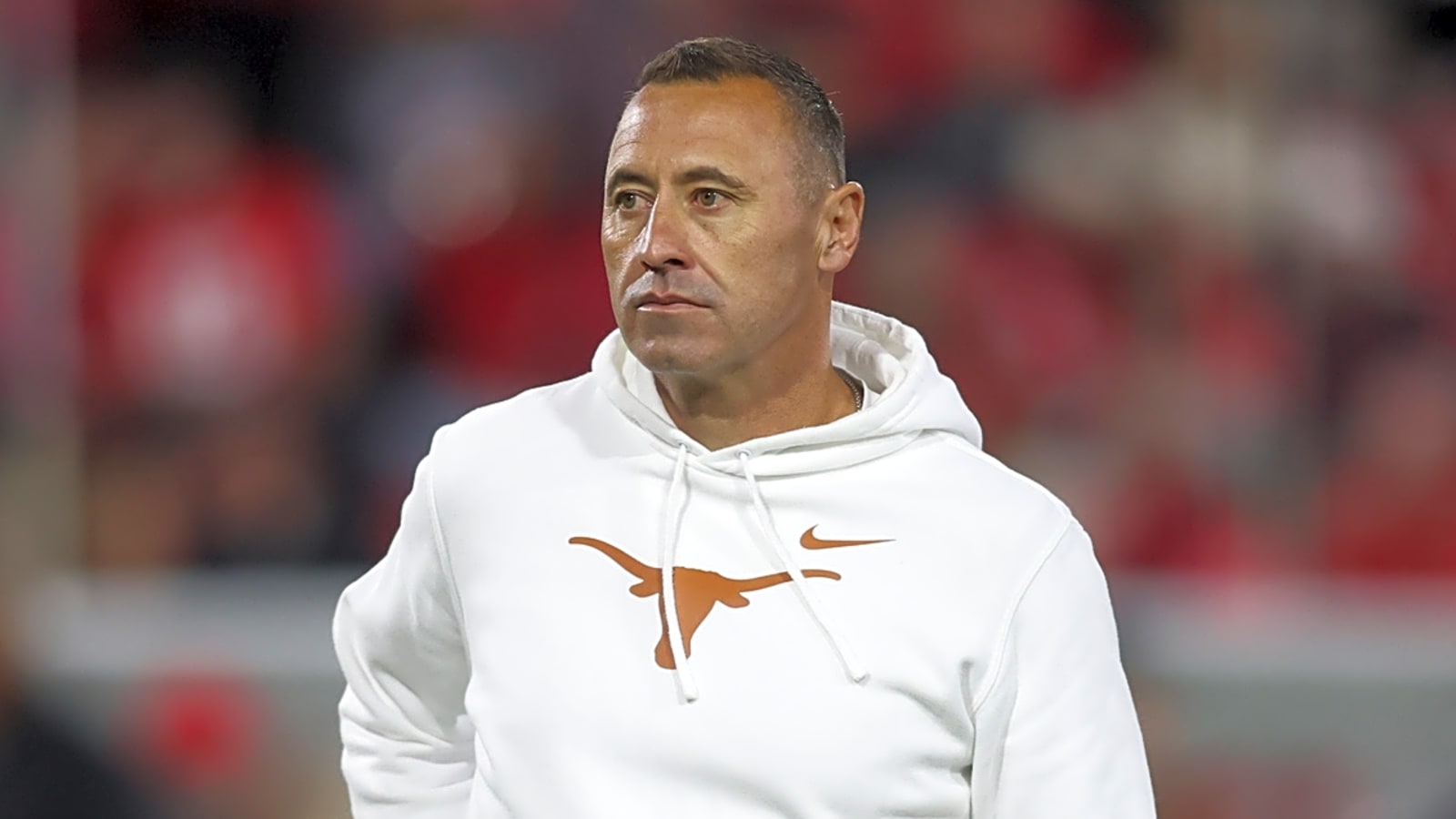 Sarkisian takes swipe at Desmond Howard while reaffirming commitment to Texas