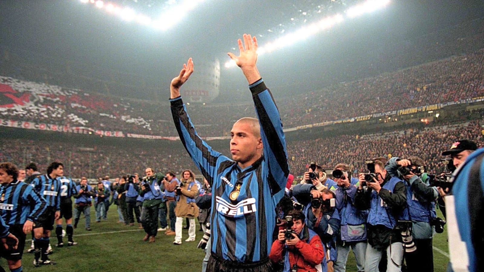 Five Football Legends Who Played For FC Barcelona and Inter Milan