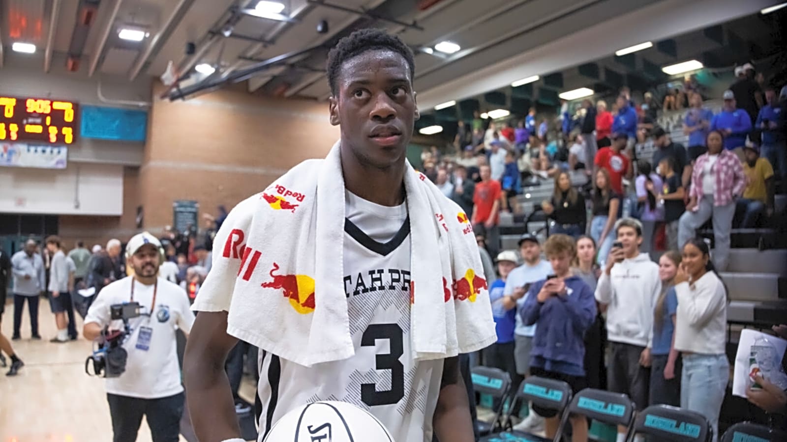 No. 1 College Basketball Recruit Sends Strong Message to Alijah Arenas
