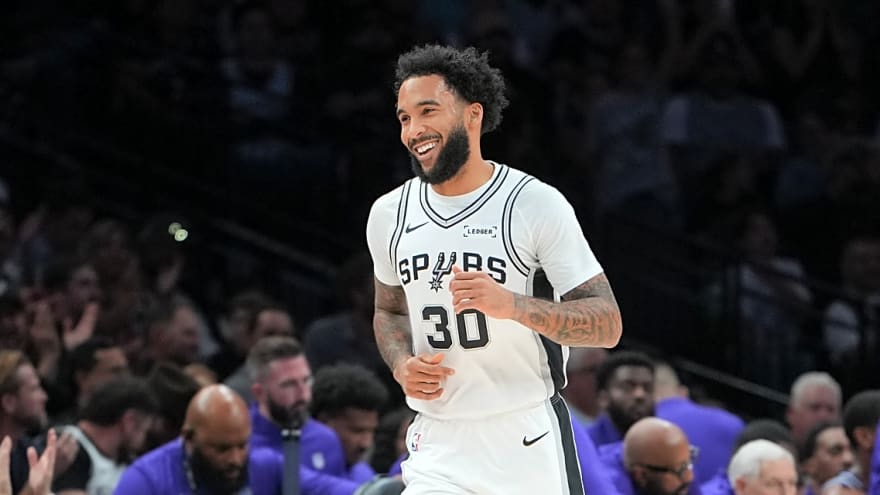 Julian Champagnie puts up historically hot first half in Spurs' win