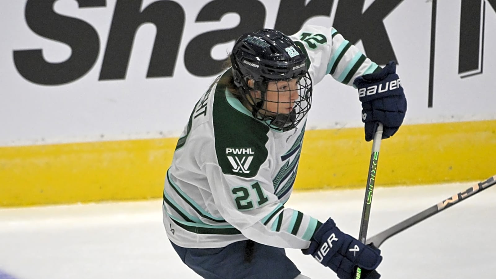 The Sun Rises in Boston As Fleet Fans Prepare Their Goodbyes to Hilary Knight