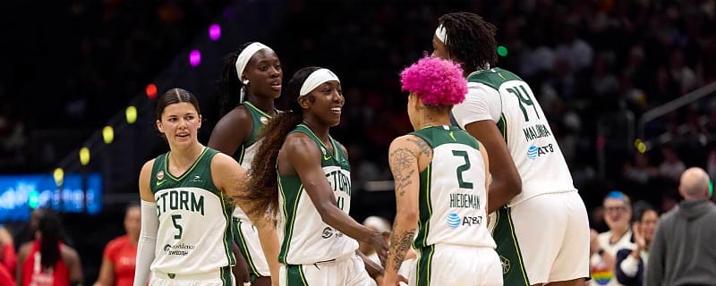 Angel Reese leaves Flau’jae Johnson hanging after monster game for Storm