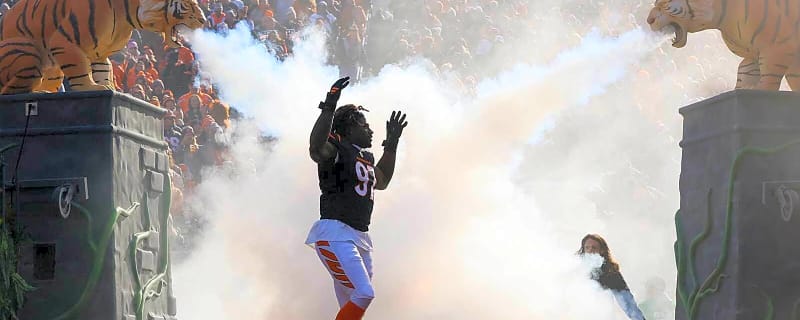 Why Bengals’ Shemar Stewart was happy to give ‘walking legend’ Dexter Lawrence No. 97