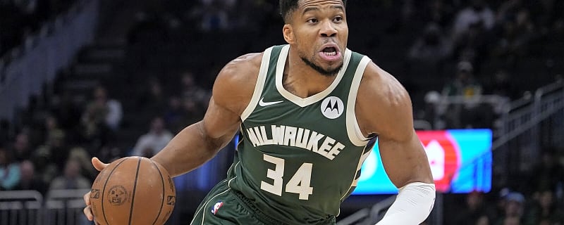 Bucks’ Giannis Antetokounmpo ready to ‘put on cape’ after calling out teammates ‘not doing right thing’