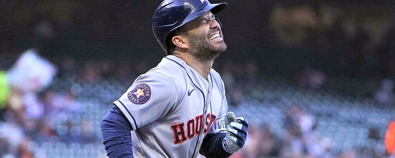 Astros’ Joe Espada gives flowers to ‘our franchise’ Jose Altuve