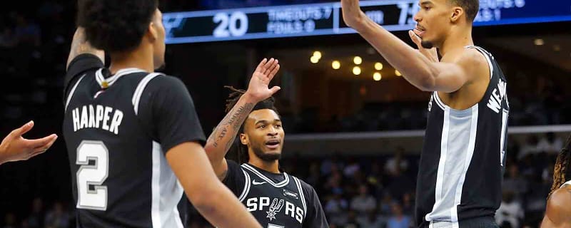 Spurs’ Stephon Castle gets his flowers after 4th triple-double of season