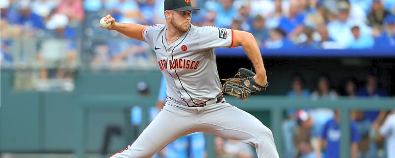 Giants, Royals agree to trade pitchers early in offseason