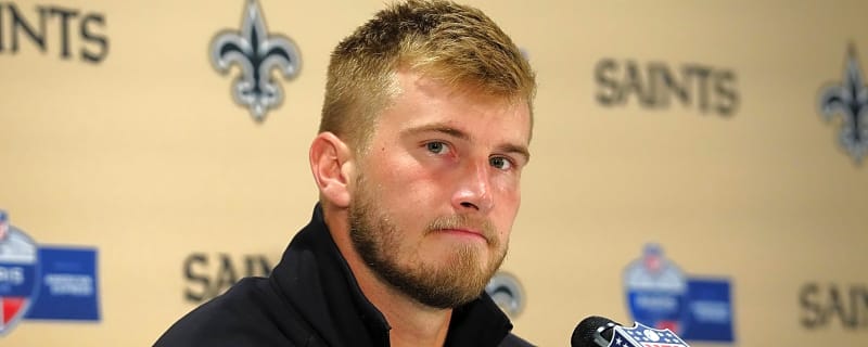Steelers’ Elandon Roberts Exposed A Telling Tyler Shough Habit Before Ever Even Taking The Field