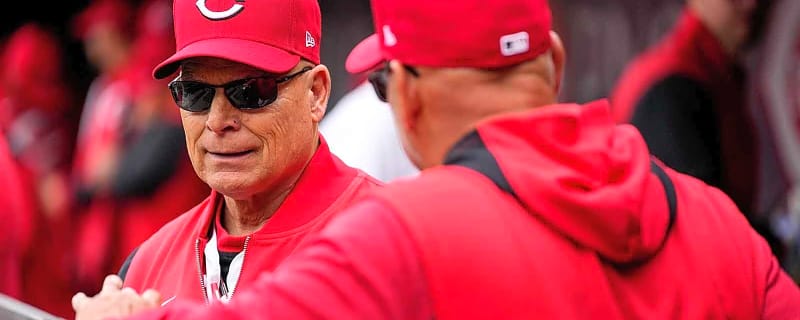 Reds make flurry of free agency moves