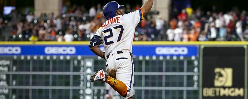 Astros’ Jose Altuve flashes vintage form with 2 home runs vs. Red Sox