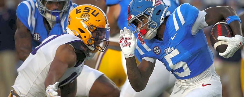 Kewan Lacy heads to locker room after concerning shoulder injury in Ole Miss vs. LSU