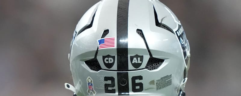Raiders pay tribute to the late Mike White
