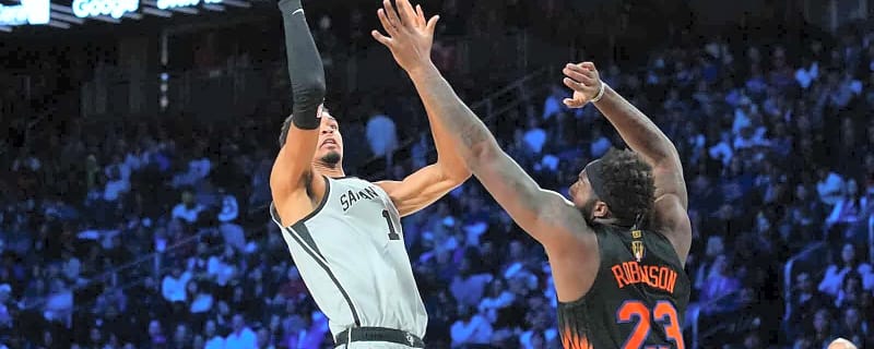 Spurs’ Victor Wembanyama shows insane range with uncontestable shot over Mitchell Robinson