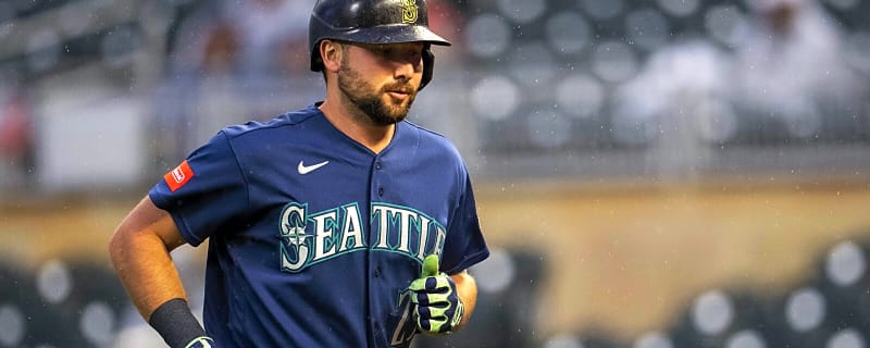 Mariners’ Cal Raleigh eases concerns over injury scare with batting cage update
