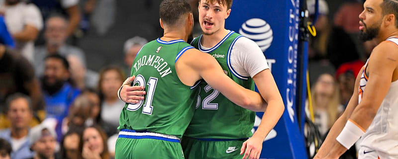 Mavericks guard Klay Thompson gives Cooper Flagg flowers amid hot stretch
