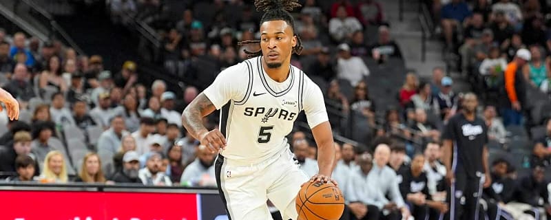 Stephon Castle brings entire Spurs bench to its feet with bonkers windmill dunk