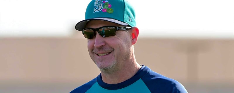 Mariners make trade for Marlins reliever to boost bullpen