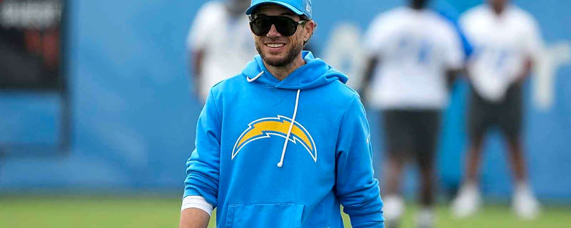How Mike McDaniel helped Justin Herbert ‘see the vision’ after joining Chargers