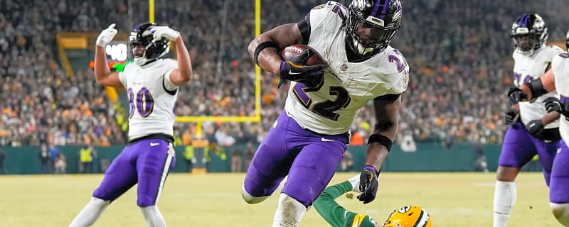 NFL Week 17 Winners and Losers: Derrick Henry dominates, Steelers leave door open