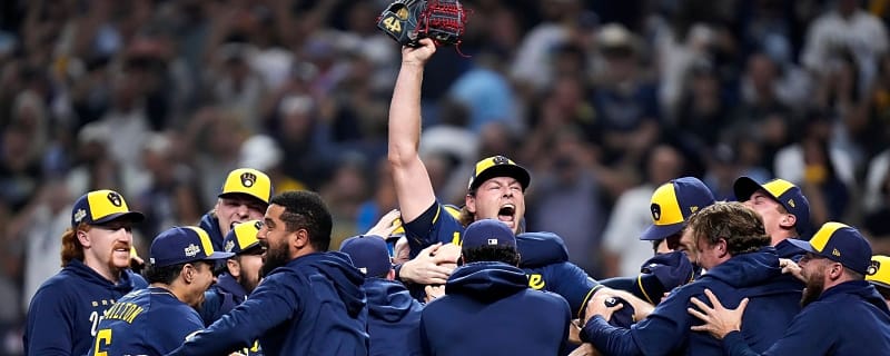 Brewers Steamroll Rays, Win First World Series Title